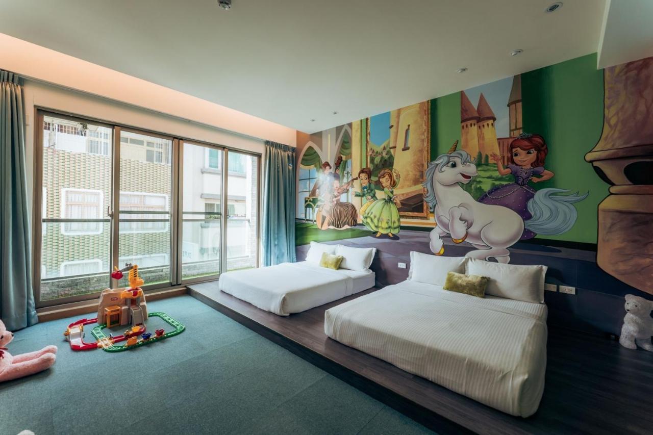 Elsa House Hotel Tainan Bagian luar foto