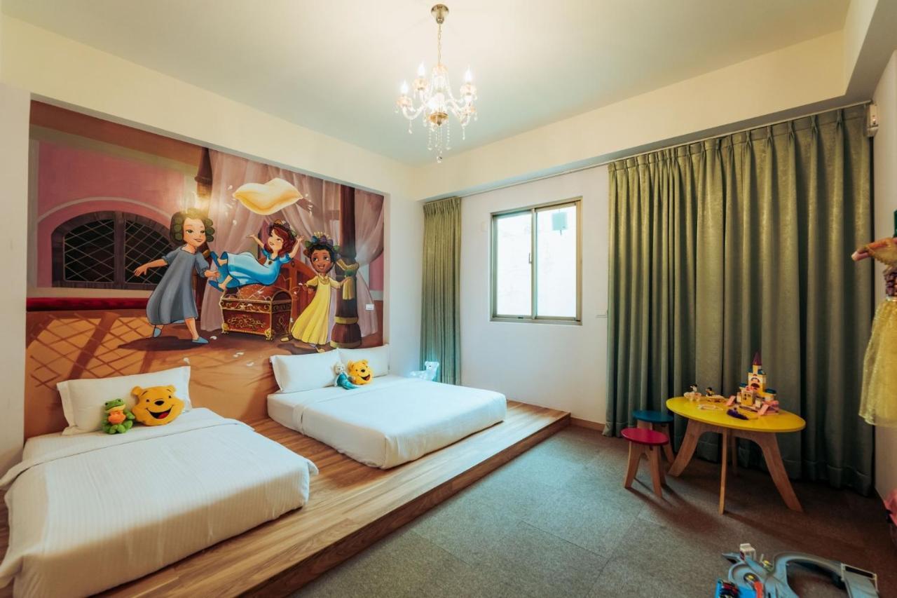 Elsa House Hotel Tainan Bagian luar foto