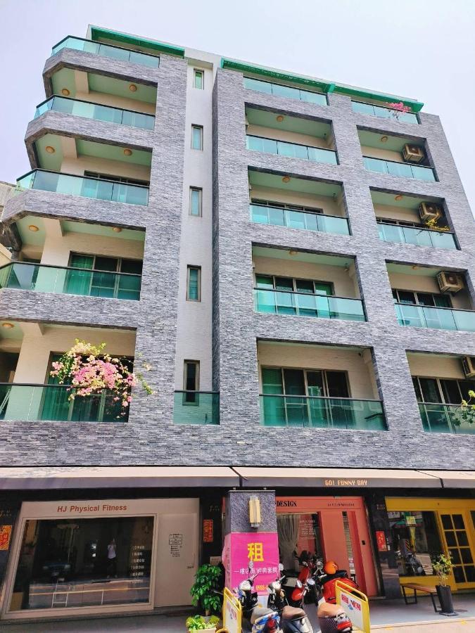 Elsa House Hotel Tainan Bagian luar foto