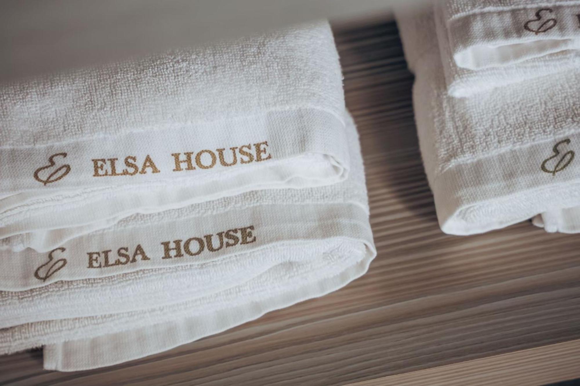 Elsa House Hotel Tainan Bagian luar foto