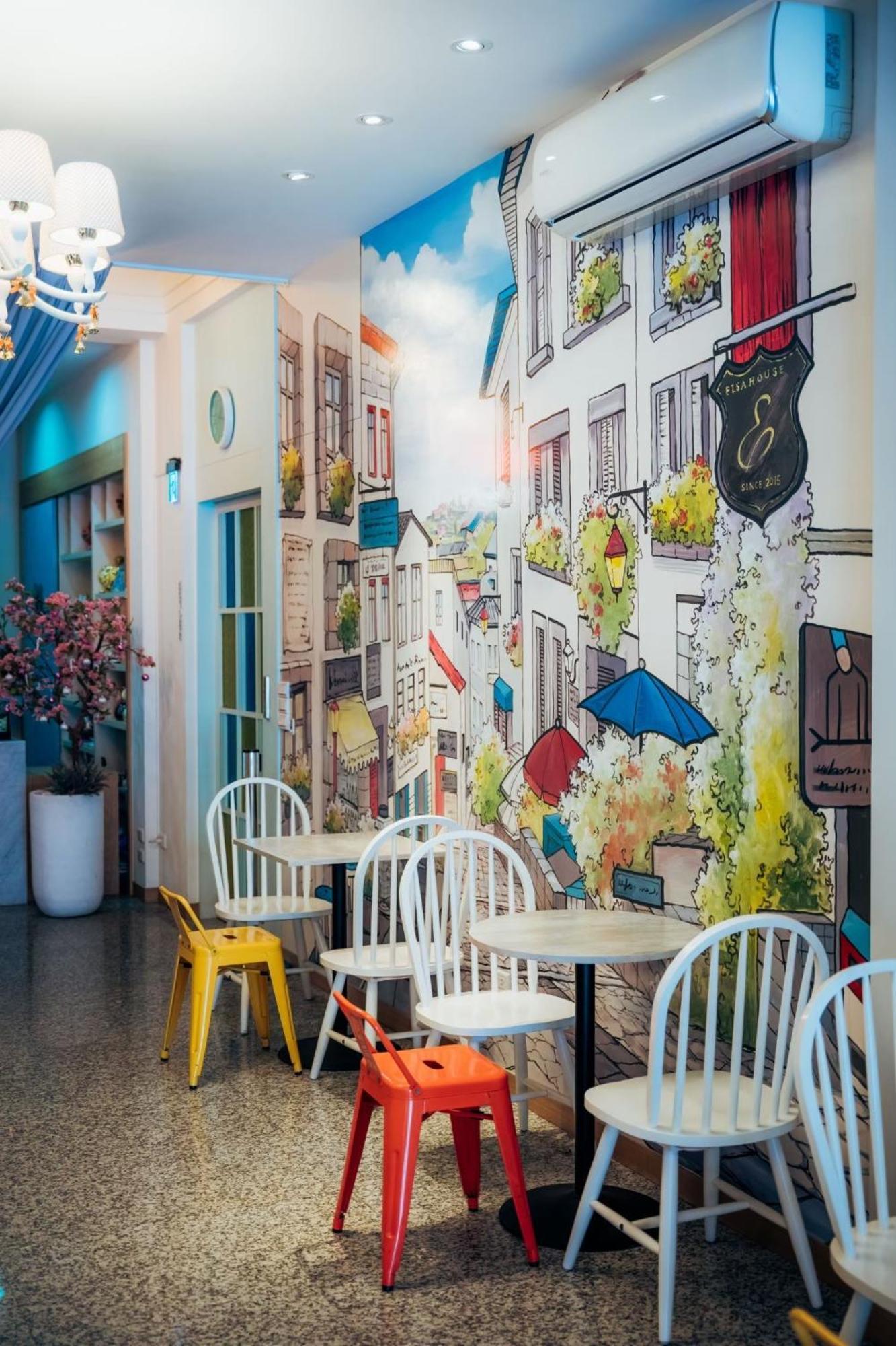 Elsa House Hotel Tainan Bagian luar foto