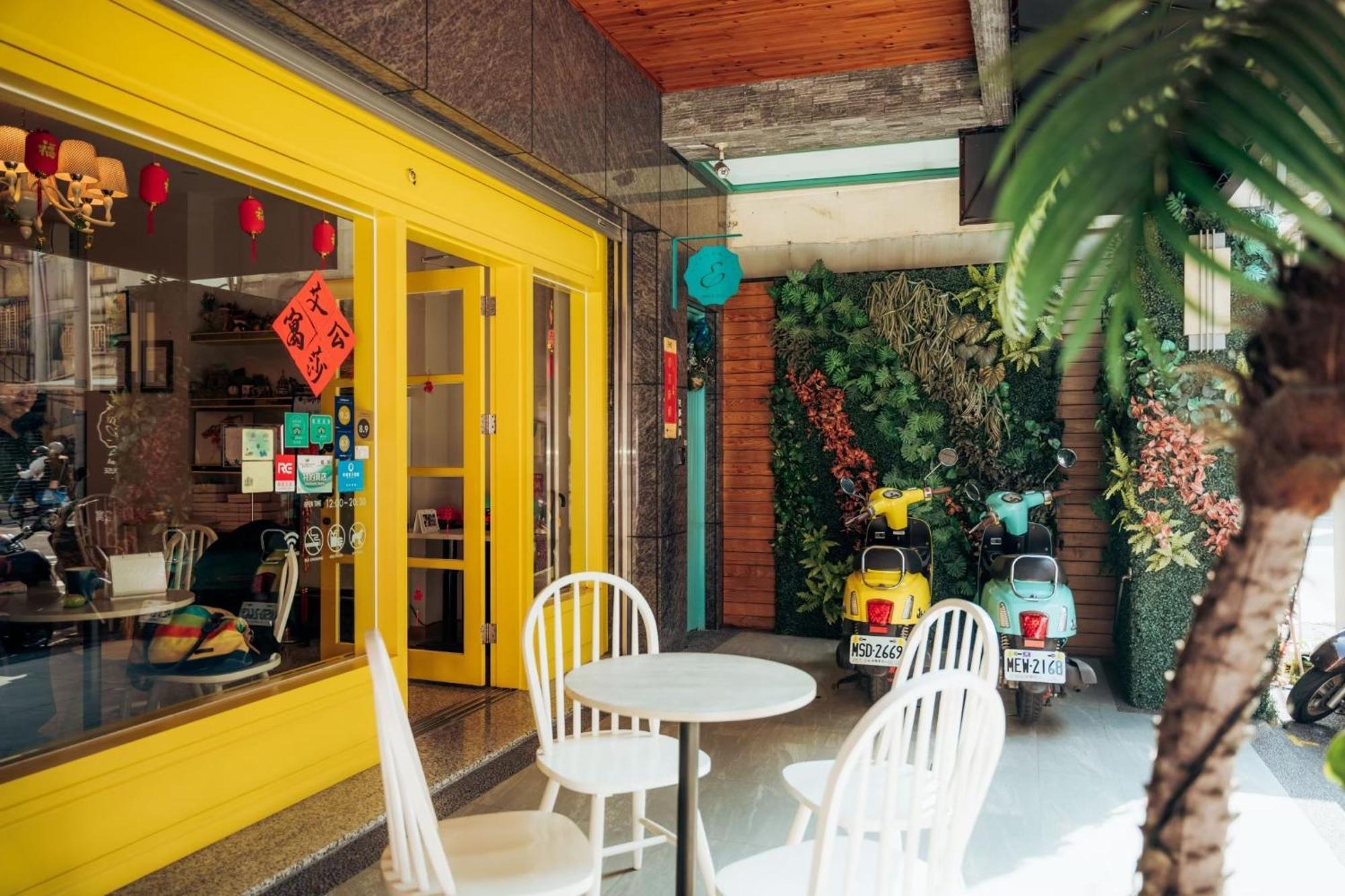 Elsa House Hotel Tainan Bagian luar foto