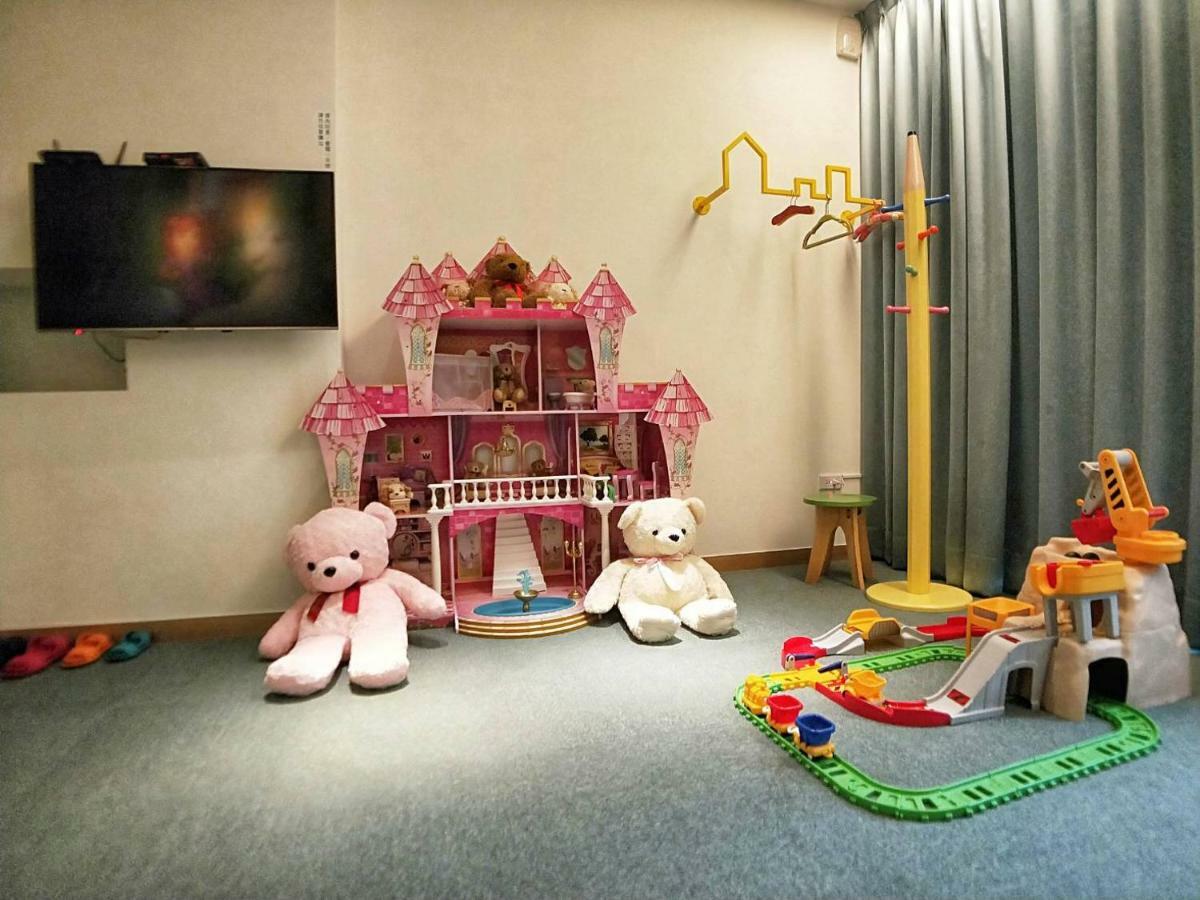 Elsa House Hotel Tainan Bagian luar foto